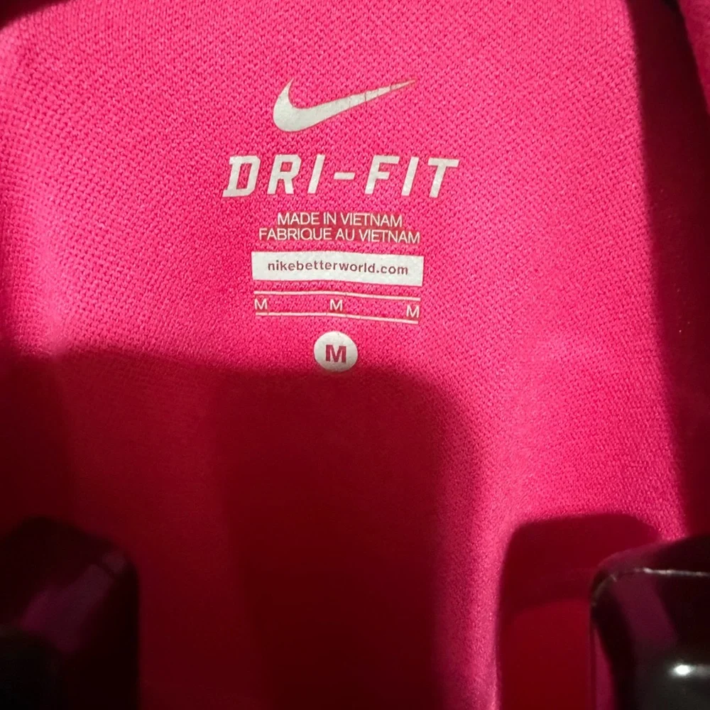 Nike Women's‎ Fuchsia Long Sleeve Top